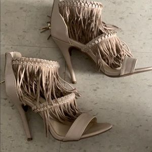 Beige fringe pumps